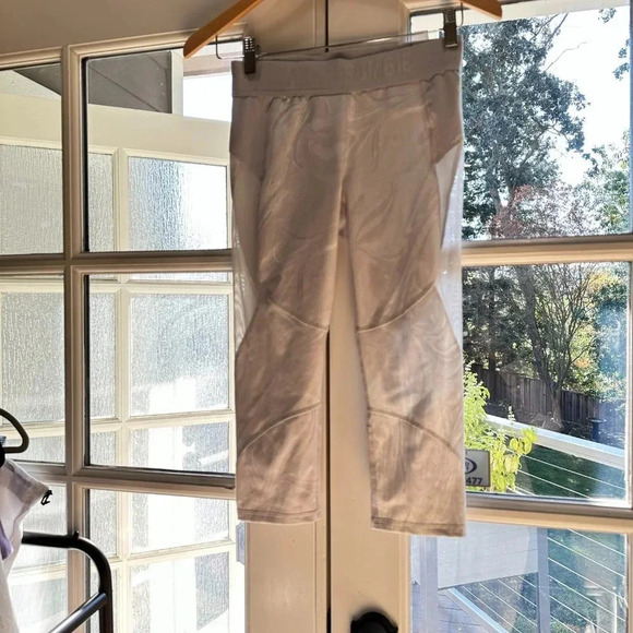 ABERCROMBIE & FITCH White & grey swirl pattern mesh inset crop leggings size XS - Picture 7 of 15